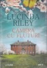 AS - LUCINDA RILEY - CAMERA CU FLUTURI