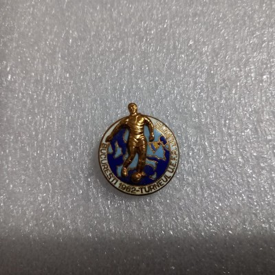 Insigna Turneu UEFA juniori 1962 foto