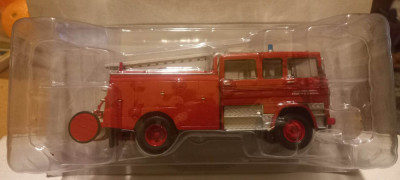 Macheta Mercedes benz pompieri Franta - Salvat scara 1:43 foto