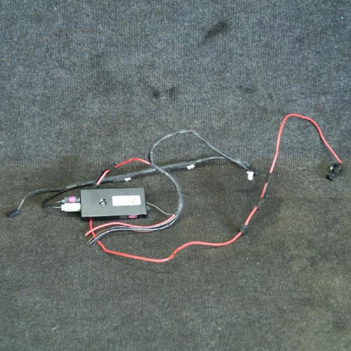 Amplificator de antena BMW X5 F15, F85 2015 OEM: 9270482 | 1924488