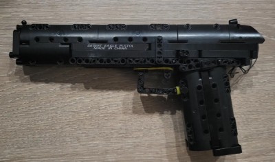 Pistol Desert Eagle, tip Lego, mărime reală foto
