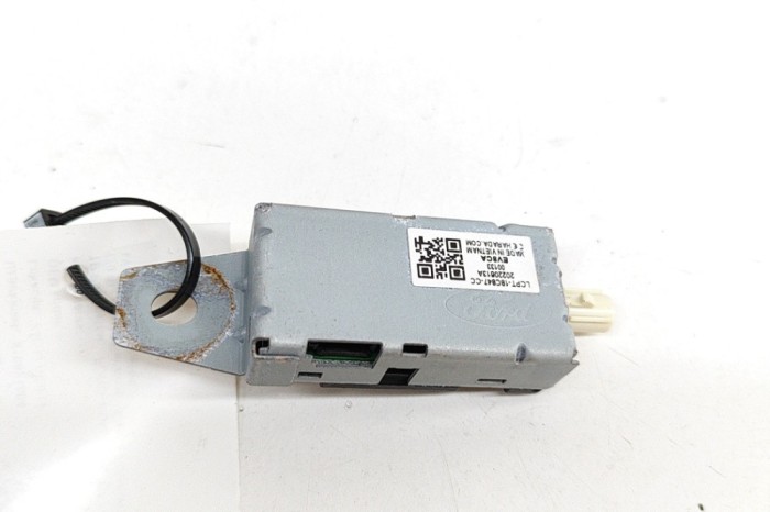 Amplificator de antena FORD PUMA J2K, CF7 2022 OEM: LCPT-18C847-CC 25311242