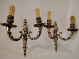 Eleganta pereche de aplice din bronz masiv in stilul francez Louis