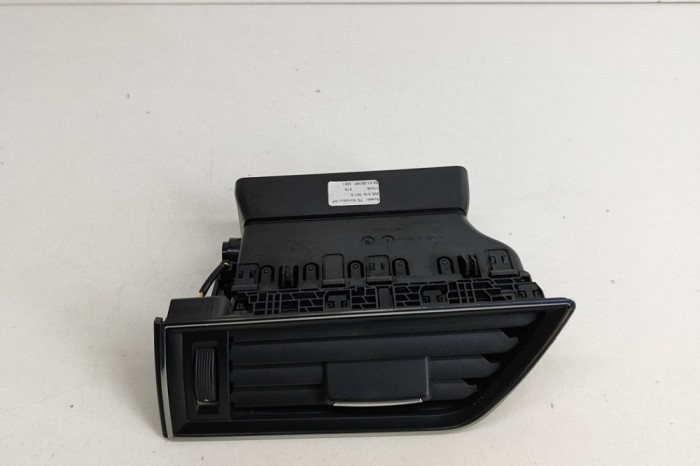 Gura de ventilație planșa de bord SKODA SUPERB III 3V3 2018 OEM: 3V0819701D 27889784