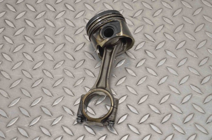 Piston AUDI A4 8EC, B7 2007 OEM: 038J