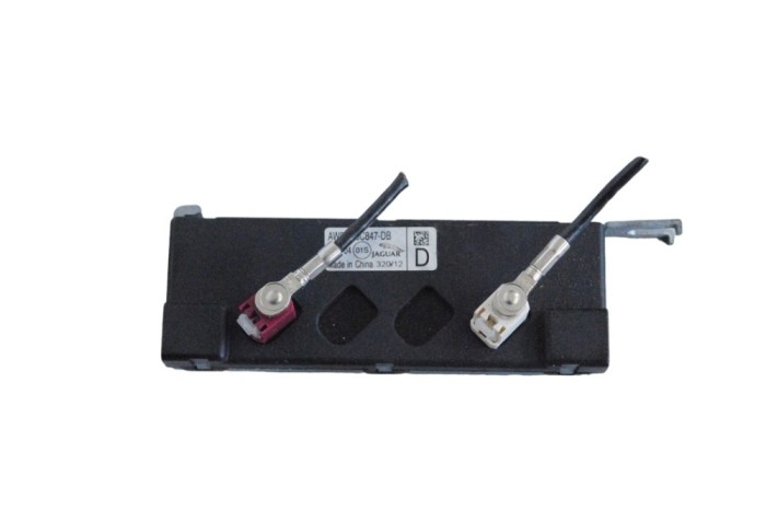 Amplificator de antena JAGUAR XJ X351 2013 OEM: AW93-18C847-DB 25752768