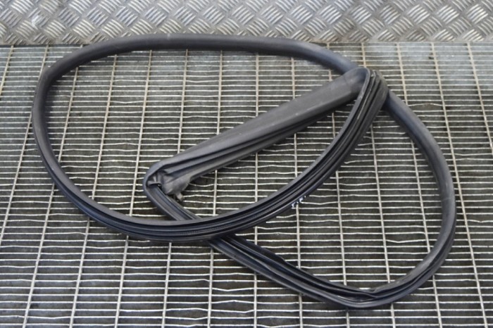 Garnitura ușă st&acirc;nga față MASERATI GHIBLI M157 2014 OEM: 72341,B249 | 11456380