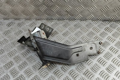 Suport aripa st&amp;acirc;nga față MASERATI LEVANTE SUV M161 2016 OEM: 673005622,673005624 30751835 foto