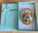 Brosa - portelan fran?uzesc - Limoges - poleit aur 24K - Fragonard