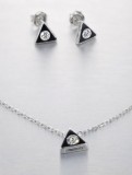 Cumpara ieftin Set Bijuterii Geometrice din Argint 925 Rodiat , Colier Triunghi 40+4cm E i Cercei CU ZIRCONIU