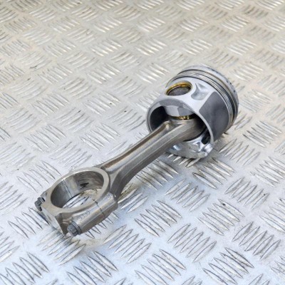 Piston AUDI A4 8EC, B7 2005 OEM: 038107065HS,038107065HT 10036620 foto