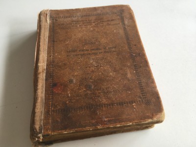 ACATISTIER TIPARIT PENTRU FOLOSUL DE OBSTE AL DREPTCREDINCIOSILOR CRESTINI. SCHITUL DARVARI 1930 COPERTI CARTONATE ORIGINALE FORMAT 15X11 CM.- 368PAG. foto