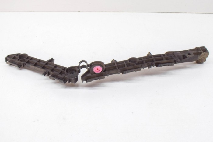 Suport bara de protecție st&acirc;nga spate TOYOTA RAV 4 V XA50 2020 OEM: 52156-42050 12054789