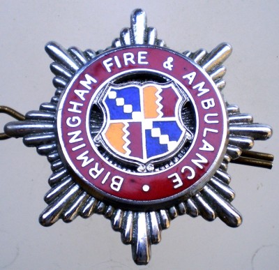 I.202 INSIGNA POMPIERI AMBULANTA UK BIRMINGHAM FIRE &amp;amp; AMBULANCE foto