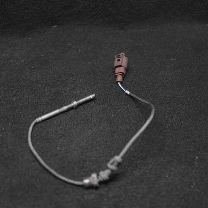 Senzor de temperatură VW PASSAT Variant B6 3C5 2010 OEM: 03L906088CE | 2125982