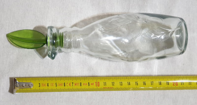 Obiect decor - Flacon - Sticla cu dop in forma de frunza - fabricat in Romania foto