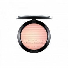 Pudra iluminatoare MAC Extra Dimension Lumiere Beaming Blush