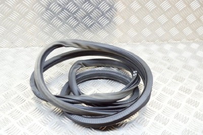 Garnitura ușă dreapta spate VW TOUAREG 7P5 2012 OEM: 7P0867367F | 11749189 foto