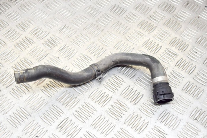Furtun de lichid de răcire BMW 3 F30, F80 2013 OEM: 9208182 13874665