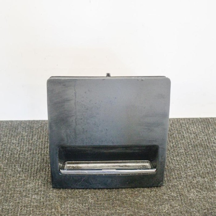 Scrumiera SKODA SUPERB II 3T4 2011 OEM: 3T0863284A3T0857961B 4153161