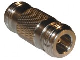 Adaptor N mamă cu izolaţie PTFE din ambele părţi, 50&Omega;