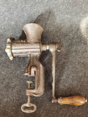 Masina veche de tocat marca Alexanderwerk. Modelul Numarul 5. Made in Germany. foto