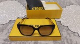 Vand ochelari originali Burberry,si Fendi dama precizez ca sunt noi