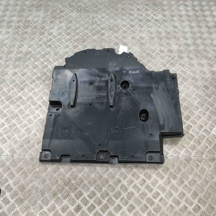 Scut motor central spate TOYOTA YARIS CROSS MXP_ 2024 OEM: 58415-0D010