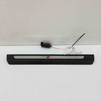 Ornament prag st&amp;acirc;nga față AUDI Q8 4MN 2024 OEM: 4M8947405A foto