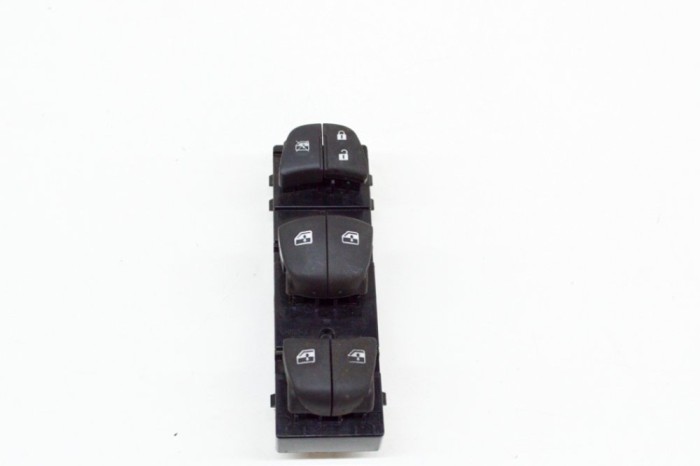 Buton geam ușă dreapta față NISSAN QASHQAI II J11, J11_ 2020 13600272
