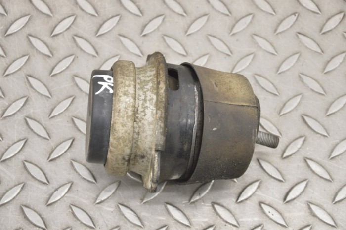 Suport motor st&acirc;nga VW TOUAREG 7LA, 7L6, 7L7 2009 OEM: 7L8199131A | 18121438