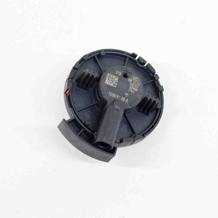 Senzor de impact dreapta față TESLA MODEL 3 2021 OEM: 1036762-00-A | 14464623
