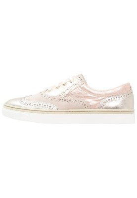 CH2481 Pantofi casual cu accente metalice, model perforat foto
