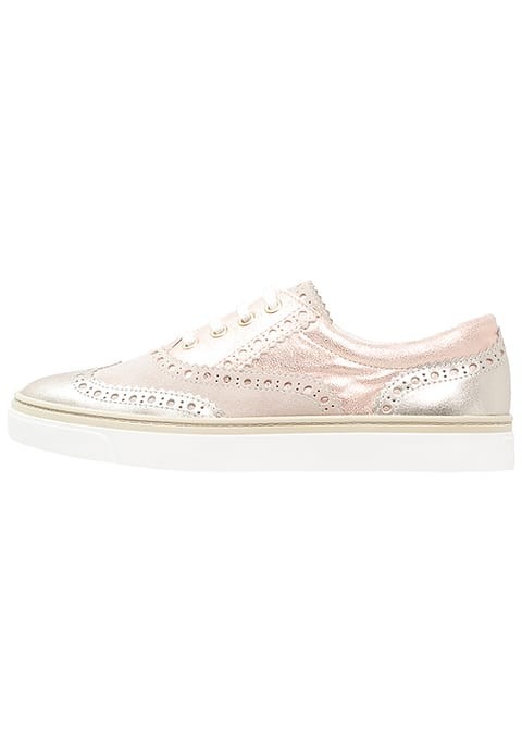 CH2481 Pantofi casual cu accente metalice, model perforat