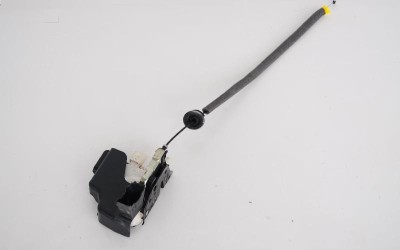 &amp;Icirc;ncuietoare ușă dreapta față AUDI A3 8V1, 8VK 2012 OEM: 8V3837350A,8X2837016 2376719 foto