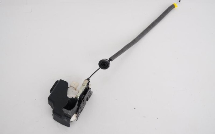 &Icirc;ncuietoare ușă dreapta față AUDI A3 8V1, 8VK 2012 OEM: 8V3837350A,8X2837016 2376719
