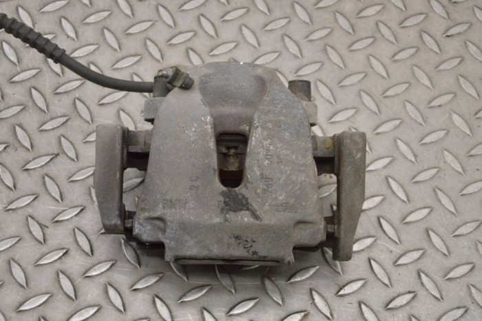 Etrier de fr&acirc;nă dreapta față BMW X5 F15, F85 2016 17030775