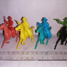 bnk jc Lido lot 4 figurine plastic cowboy calare (3)