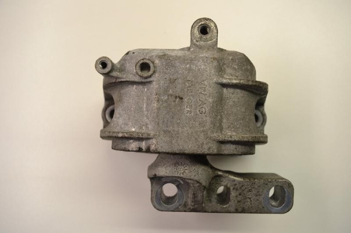 Suport motor dreapta SKODA SUPERB II 3T4 2008 OEM: 1K0199262 1648184