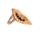 B26a Inel crosetat Frunza cu perlute negre, fir gilt, Auriu, 5.5 cm, handmade