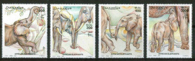 SOMALIA 2000 FAUNA ANIMALE SALBATICE ELEFANTI COTA MICHEL 18 EURO foto