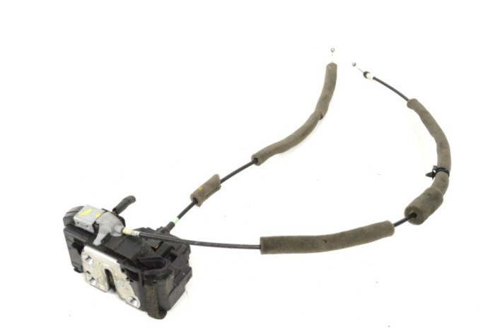 &Icirc;ncuietoare ușă st&acirc;nga față NISSAN PULSAR Hatchback C13 2015 14611063