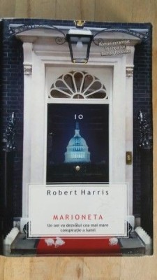 Marioneta- Robert Harris foto