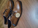 Pantofi eleganți Bugatti, mărimea 41, de culoare maro cognac