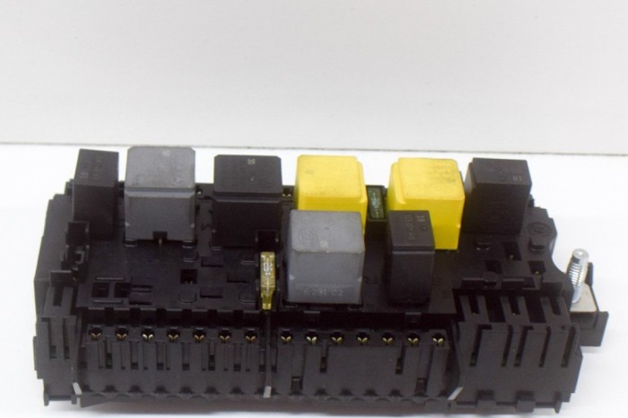 Modul panou de siguranțe MERCEDES-BENZ CLA Coupe C117 2016 OEM: A2469067100 13517432