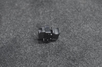 Buton geam ușă dreapta spate AUDI A3 Limousine 8VS, 8VM 2015 OEM: 8V0959855 | 2029311 foto
