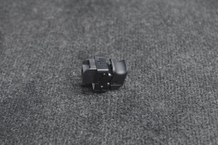 Buton geam ușă dreapta spate AUDI A3 Limousine 8VS, 8VM 2015 OEM: 8V0959855 | 2029311