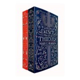 Cumpara ieftin Mary E. Pearson Collection 2 Books Set (Dance of Thieves, Vow of Thieves)