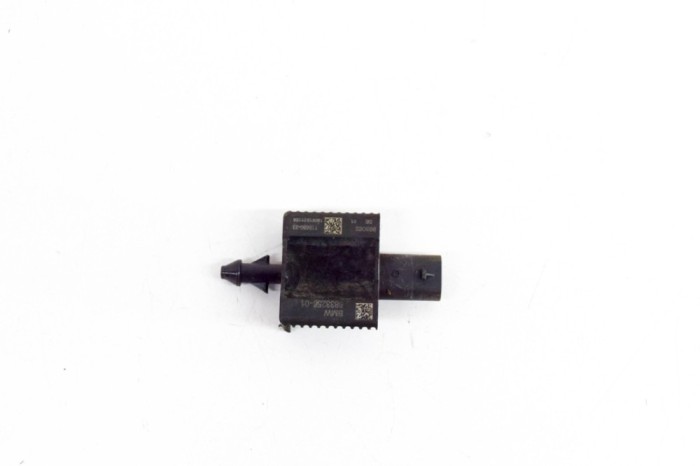 Senzor de impact st&acirc;nga față BMW X3 G01, F97 2019 OEM: 6833256 21583524