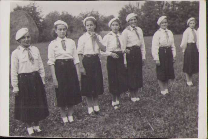 414S Poză străjere &icirc;n tabăra de la Coltău județul Maramureș Straja Țării